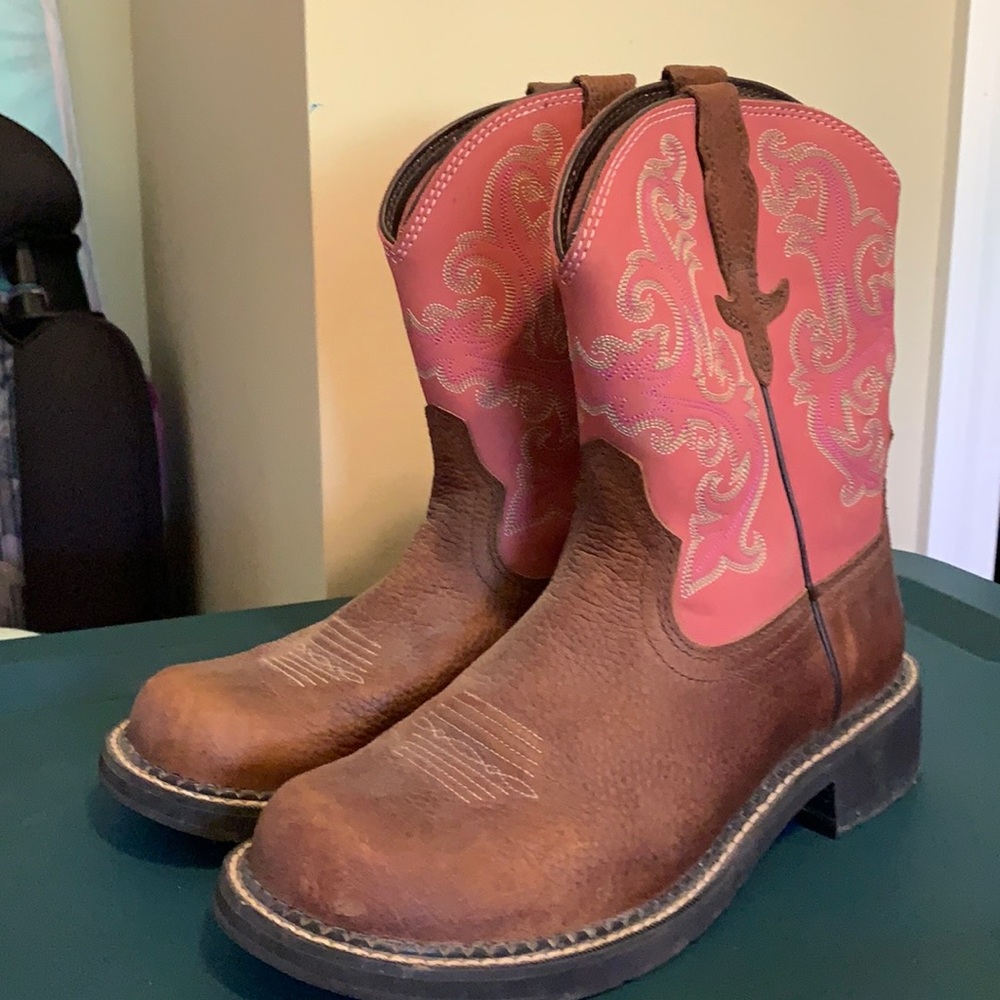 Ariat boot size 10, like new